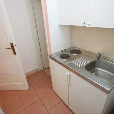 Studio 3330b Apartment *